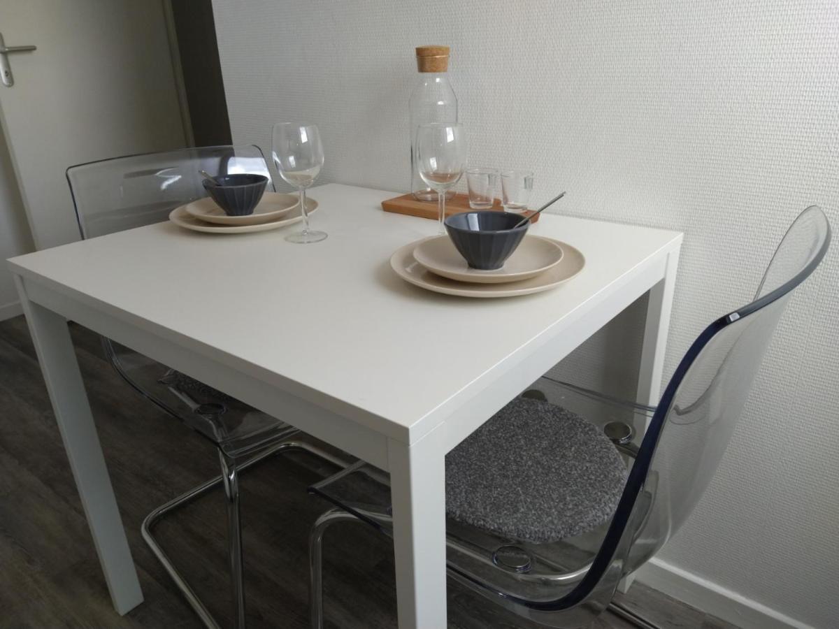 Wallis Yourhosthelper Reims Luaran gambar