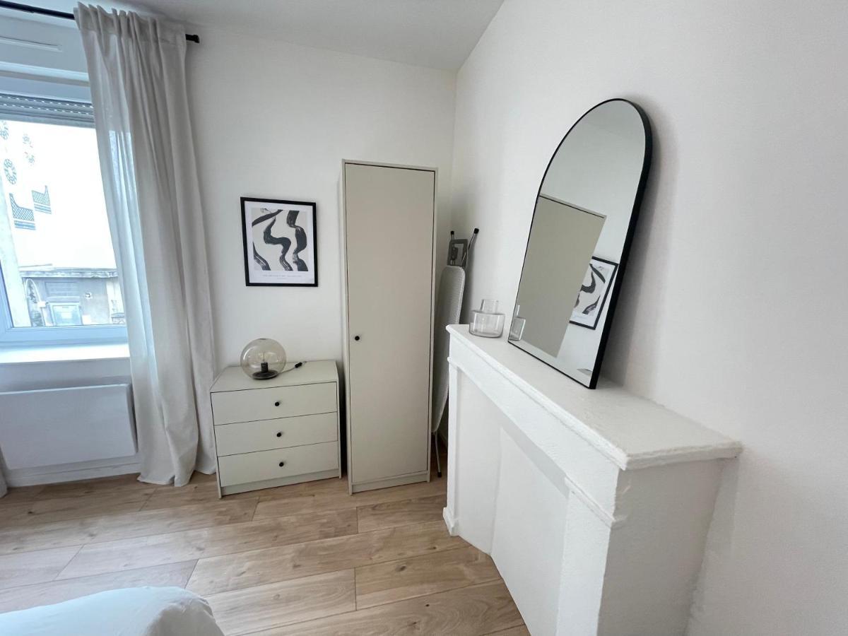 Wallis Yourhosthelper Reims Luaran gambar